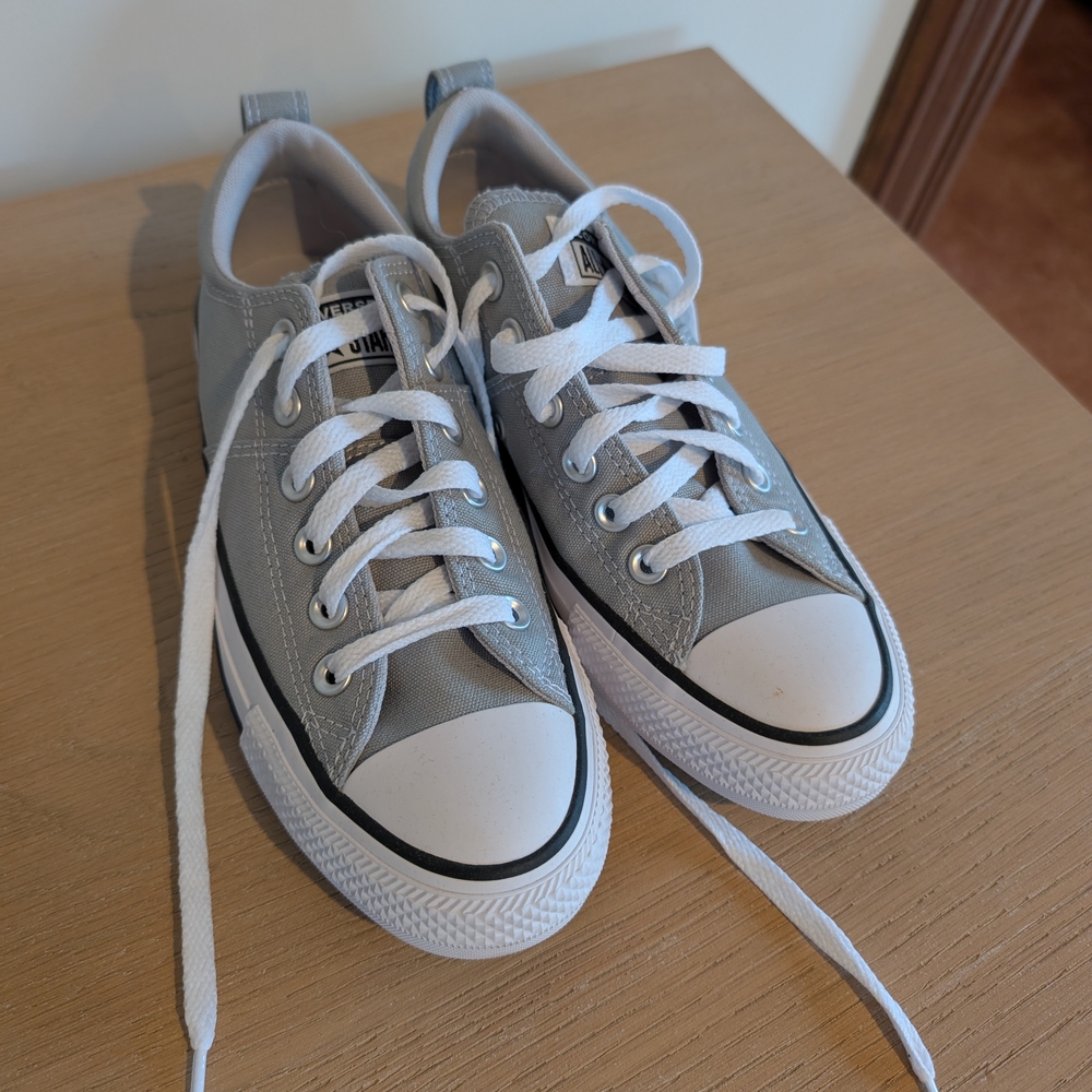 Worn once* Classic Gray Converse